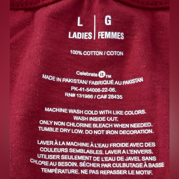 Women’s Red Christmas T-shirt- Size Large -NWT - Picture 3 of 5